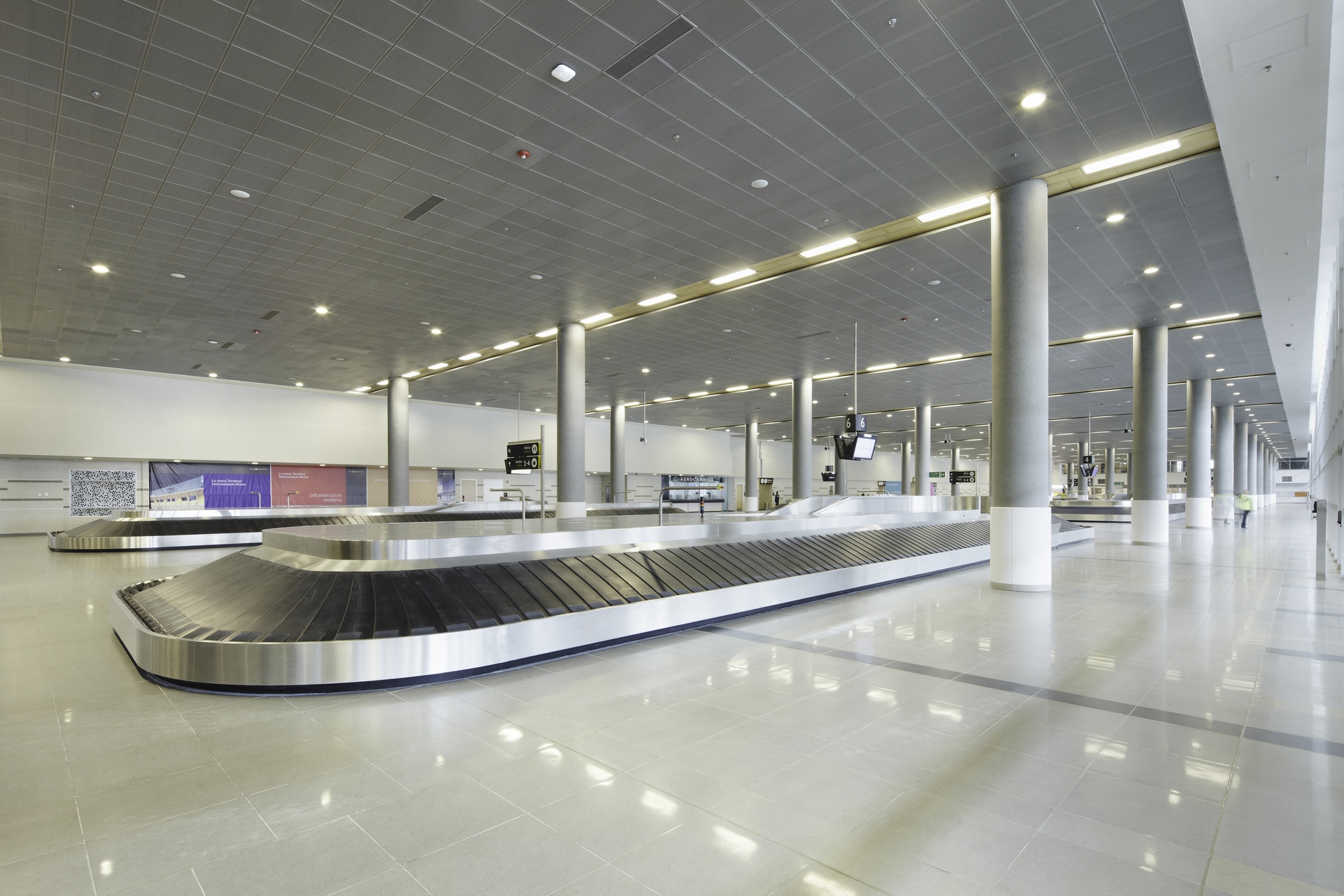 Aeropuerto Internacional El Dorado Hunter Douglas Arch