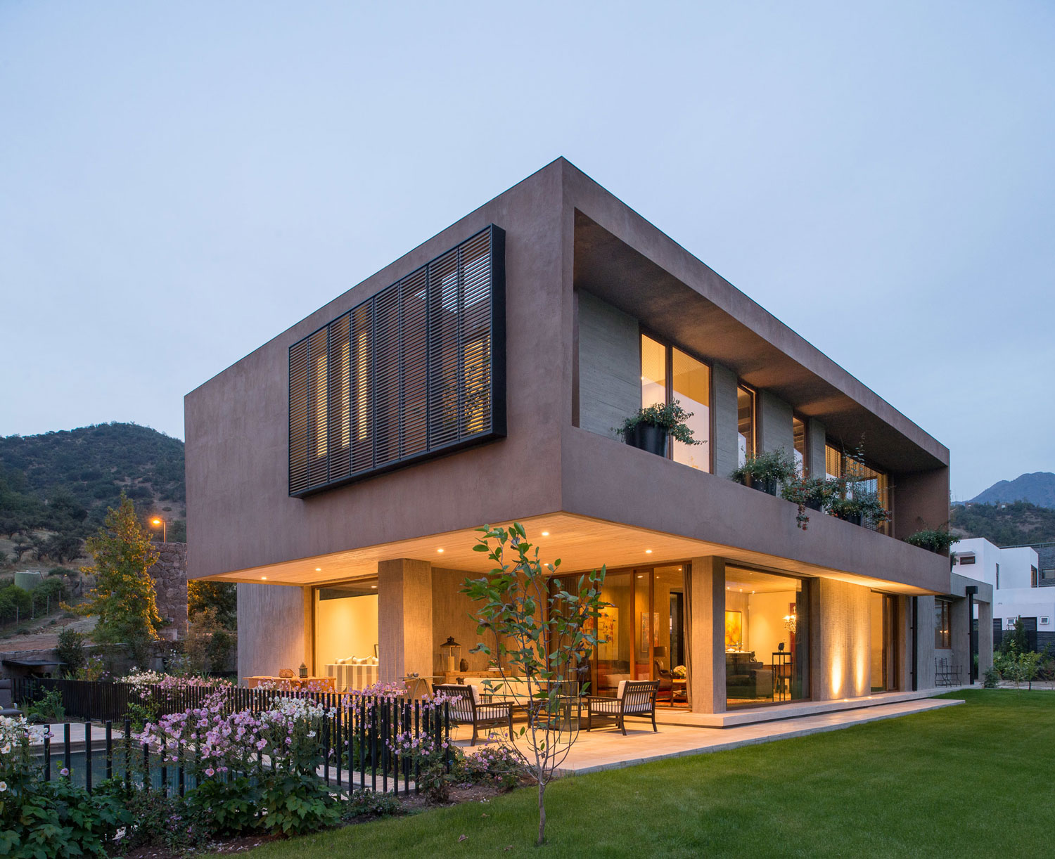 10 proyectos residenciales que usaron sistemas Folding and sliding shutters Casa G 2 jpg